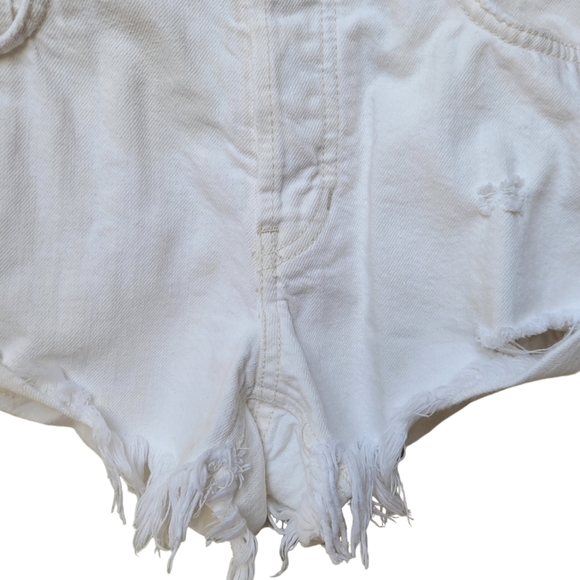 We the Free Distressed Grommet Denim Shorts Size 27 - Picture 8 of 16